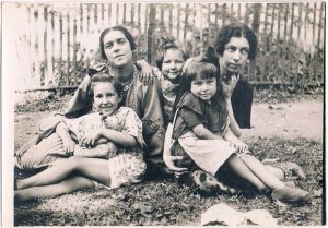 Natalia and Nina with daughters. France. End of 1920's.